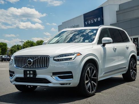 Certified 2023 Volvo XC90 B6 Plus AWD/4WD image 3