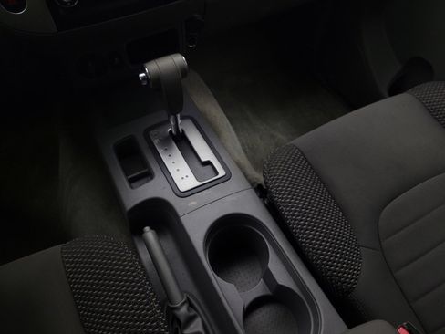 Used 2015 Nissan Frontier Desert Runner image 26