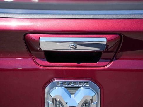 Used 2021 RAM 1500 Laramie AWD/4WD image 11