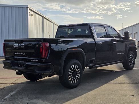 Used 2025 GMC Sierra 2500 Denali Ultimate AWD/4WD image 10