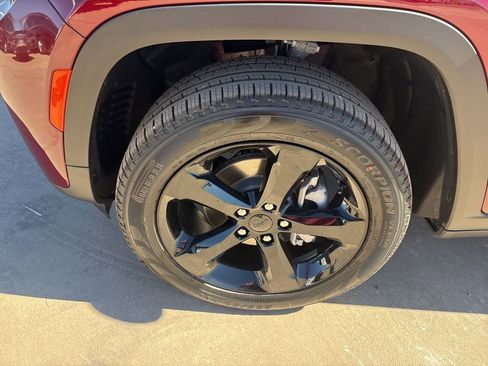New 2026 Jeep Grand Cherokee Limited w/ Limited Altitude Package AWD/4WD image 9