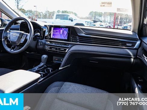 Used 2025 Toyota Camry LE image 30