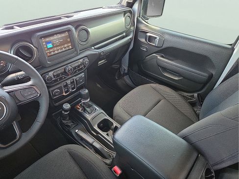 Used 2023 Jeep Gladiator Sport image 11