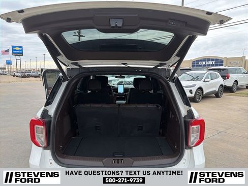 Used 2022 Ford Explorer King Ranch w/ Premium Technology Package image 38