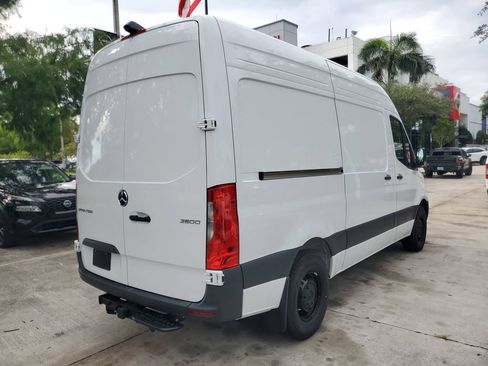 Used 2025 Mercedes-Benz Sprinter 2500 image 6