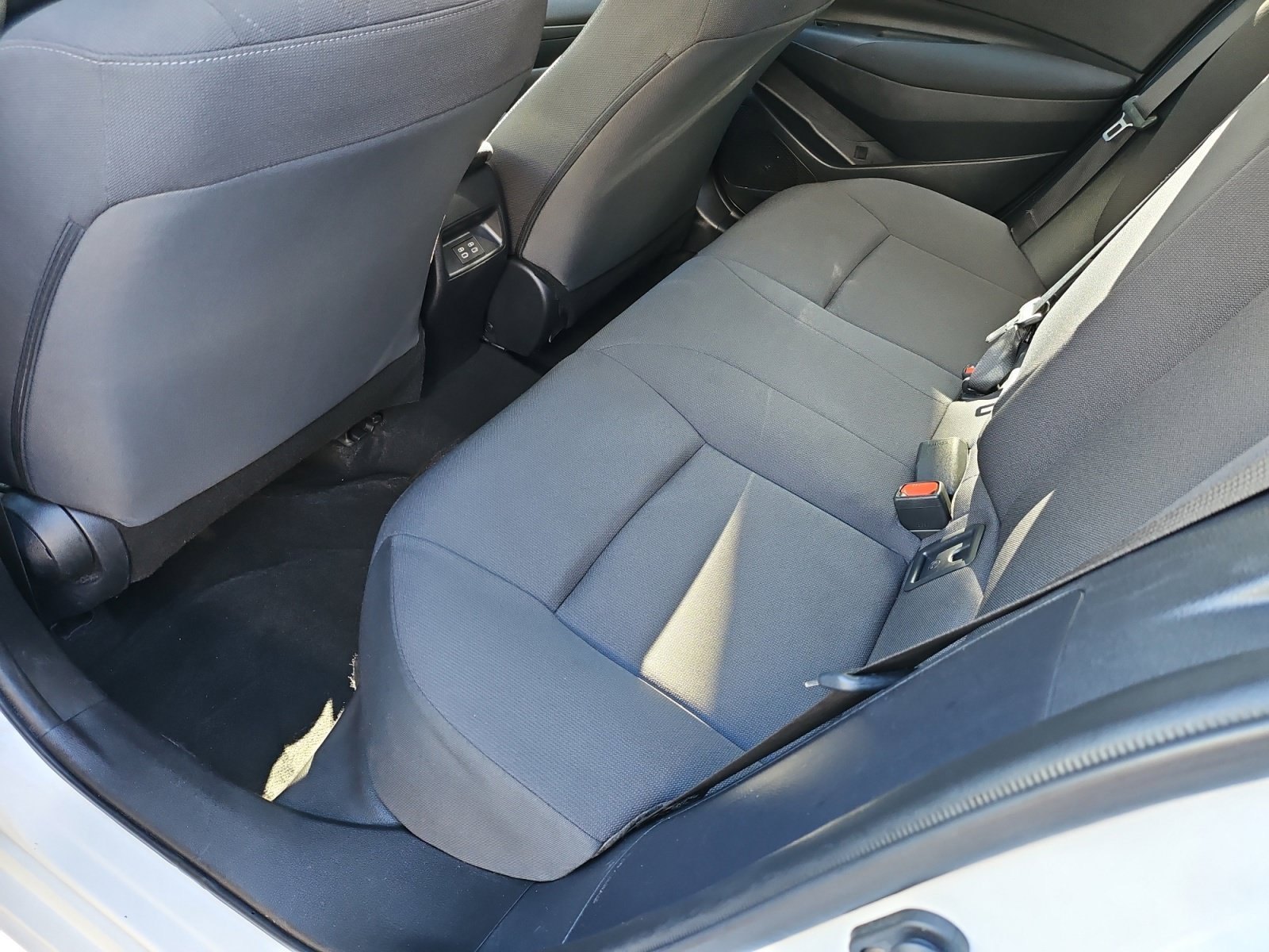 Used 2025 Toyota Corolla LE FWD image 33