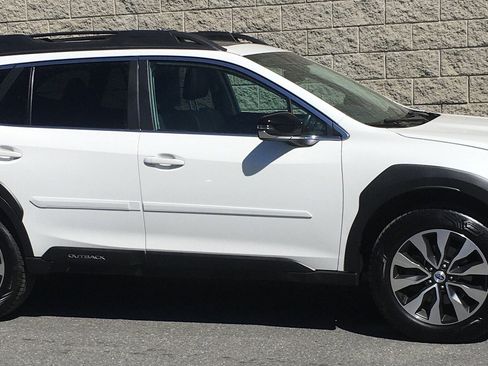 Used 2024 Subaru Outback Limited AWD/4WD image 3