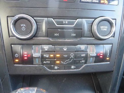 Used 2019 Ford Explorer XLT w/ Equipment Group 201A image 22