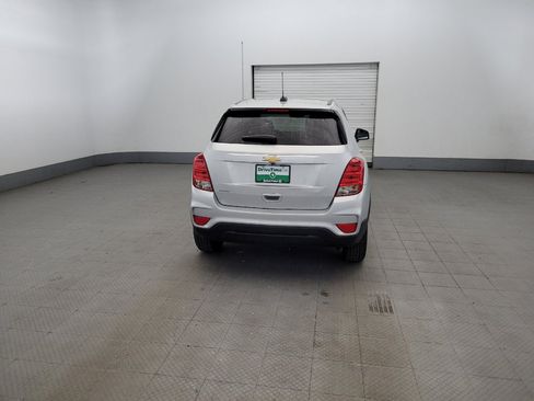 Used 2021 Chevrolet Trax LS w/ Tint and Cruise Package FWD image 7