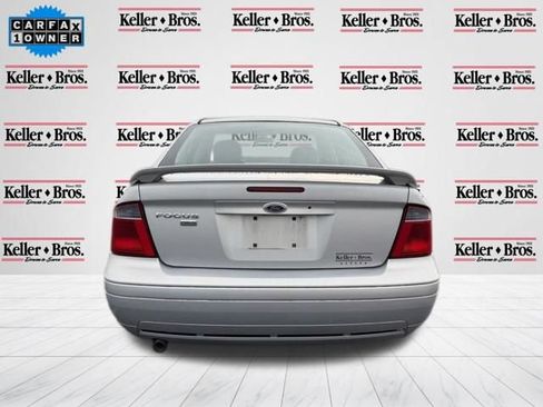Used 2007 Ford Focus ZX4 Sedan FWD image 6
