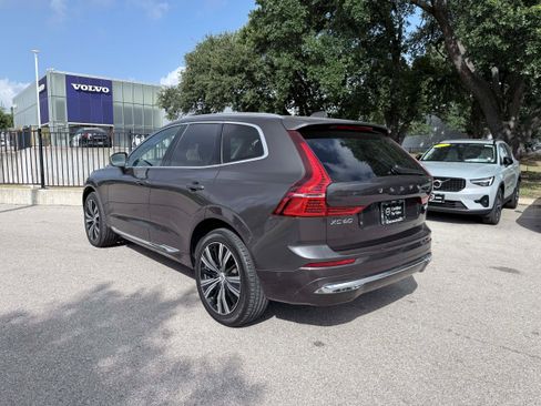 Certified 2023 Volvo XC60 B5 Plus AWD/4WD image 4