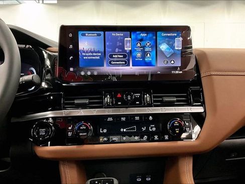 New 2026 Nissan Pathfinder Platinum image 28