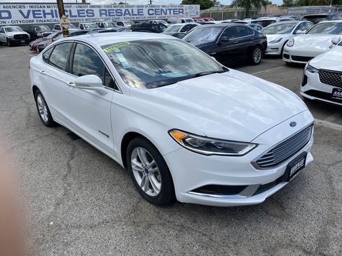Used 2018 Ford Fusion SE w/ Equipment Group 602A FWD image 8