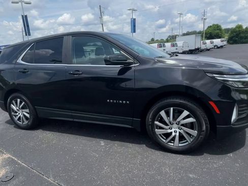 Used 2023 Chevrolet Equinox LT FWD image 2