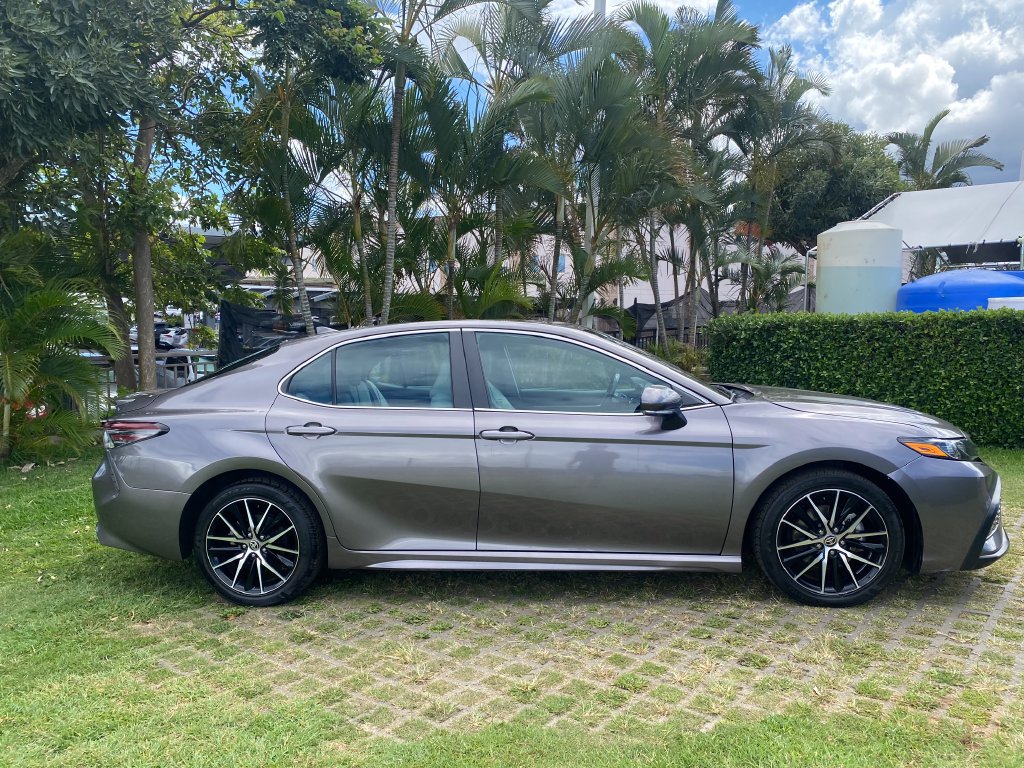 Used 2024 Toyota Camry SE FWD image 8