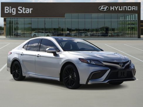 Used 2024 Toyota Camry XSE image 6