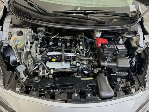 Used 2025 Nissan Versa SV FWD image 33