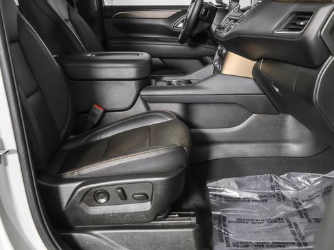 Used 2024 Chevrolet Suburban High Country image 53