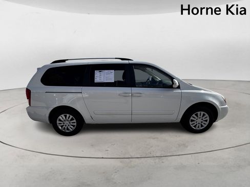 Used 2012 Kia Sedona LX image 3