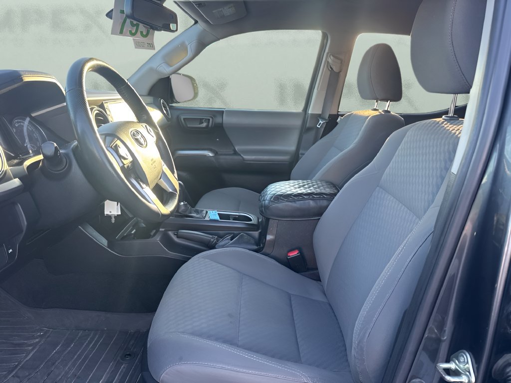 Used 2020 Toyota Tacoma SR5 RWD image 9