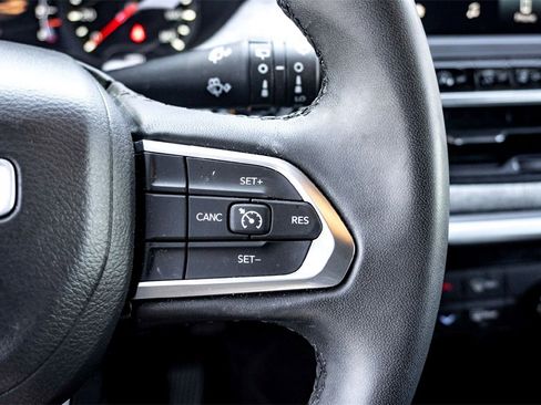 Used 2024 Jeep Compass Latitude image 20