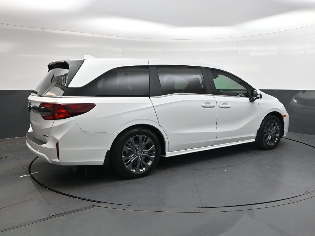 New 2027 Honda Odyssey Touring image 4