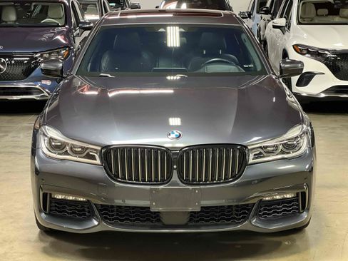 Used 2018 BMW 750i RWD image 30