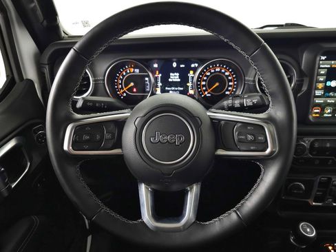 Used 2022 Jeep Wrangler Unlimited Sahara w/ LED Lighting Group AWD/4WD image 20