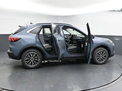 New 2026 Ford Escape SE w/ PHEV Premium Package image 34