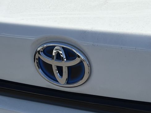 Used 2025 Toyota Corolla LE FWD image 4