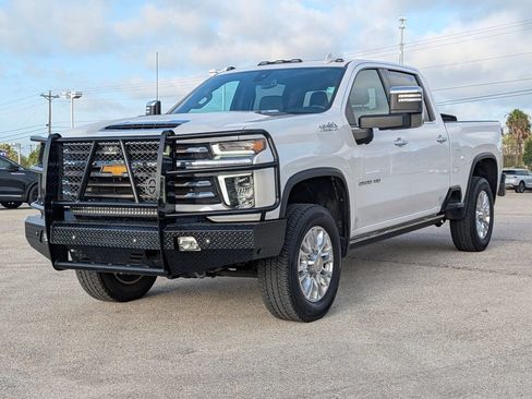 Used 2022 Chevrolet Silverado 2500 High Country w/ Safety Package II AWD/4WD image 4