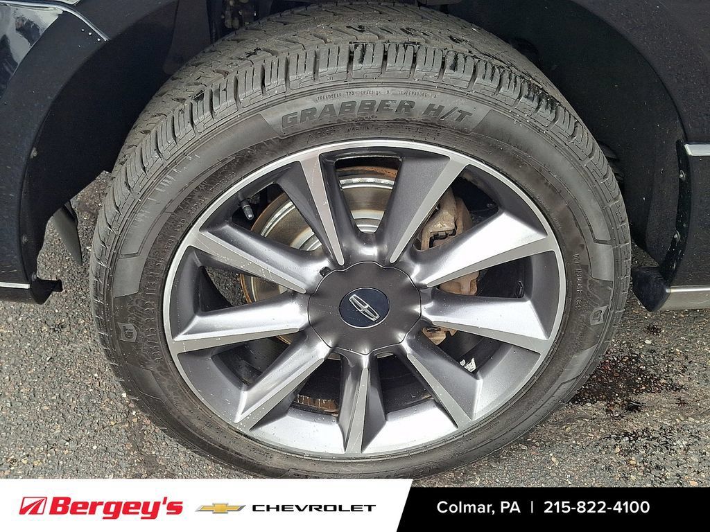 Used 2017 Lincoln Navigator Reserve AWD/4WD image 10