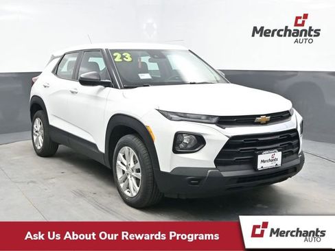 Used 2023 Chevrolet TrailBlazer LS AWD/4WD image 1