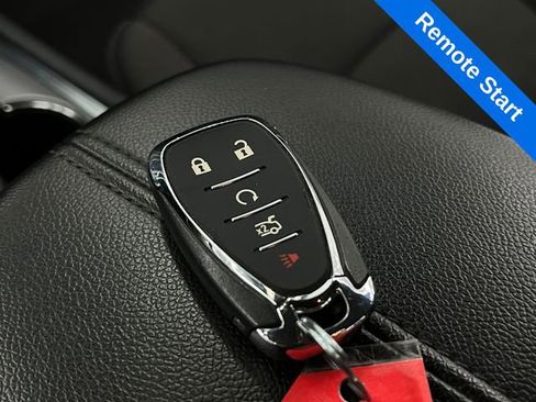 Used 2024 Chevrolet Malibu LT image 2