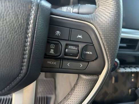 Used 2025 Toyota Tacoma TRD Off-Road image 18