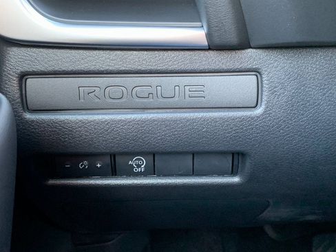 New 2026 Nissan Rogue S image 17