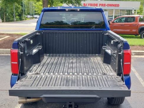 Certified 2025 Toyota Tacoma TRD Off-Road AWD/4WD image 9