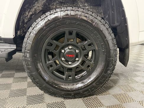 Used 2015 Toyota 4Runner SR5 Premium image 43