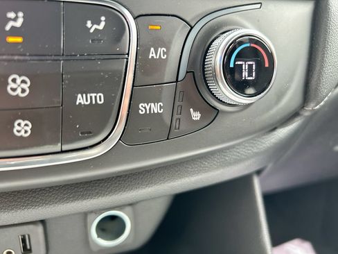 Used 2023 Chevrolet Traverse LT AWD/4WD image 28