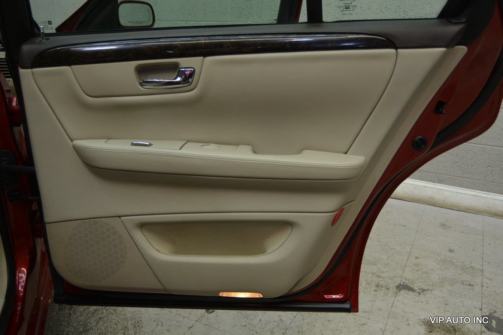 Used 2010 Cadillac DTS FWD image 10