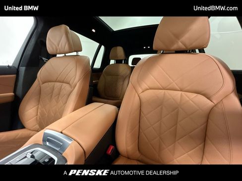 Used 2023 BMW X7 xDrive40i w/ M Sport Package image 13