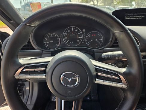 Used 2021 MAZDA MAZDA3 s image 29