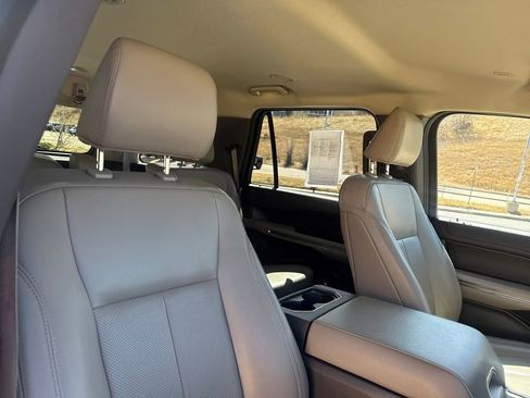 Certified 2021 Ford Expedition XLT image 28