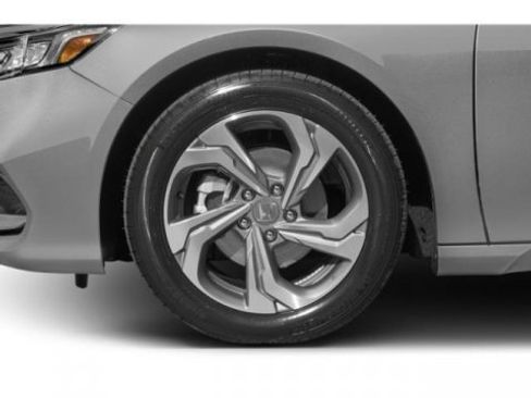 Certified 2018 Honda Accord EX image 11