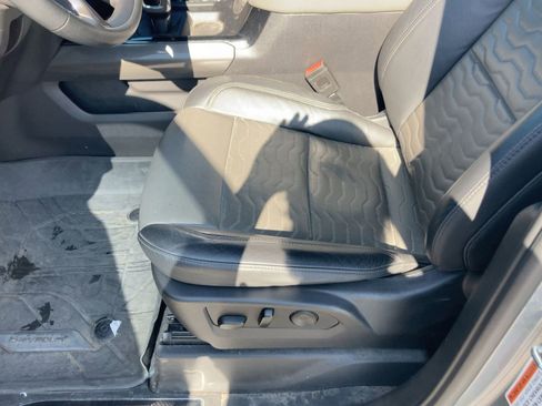 Used 2023 Chevrolet Silverado 1500 ZR2 image 13