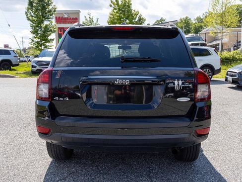 Used 2017 Jeep Compass Latitude AWD/4WD image 5