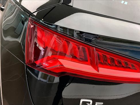 Used 2019 Audi Q5 2.0T Premium w/ Convenience Package image 28