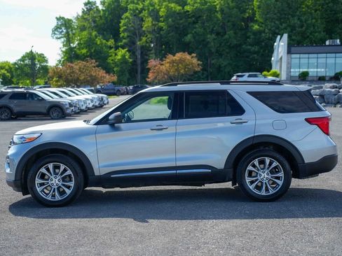 Used 2023 Ford Explorer XLT w/ Equipment Group 202A AWD/4WD image 8