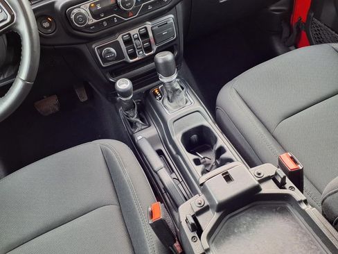 Used 2022 Jeep Wrangler Unlimited Sport image 9