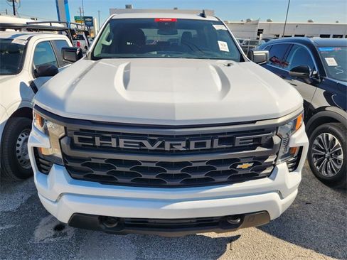 Used 2024 Chevrolet Silverado 1500 Custom image 2